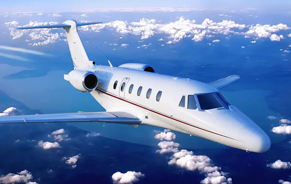 jet flying